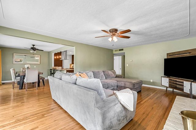 172 W Scott Avenue, Fresno, CA 93704