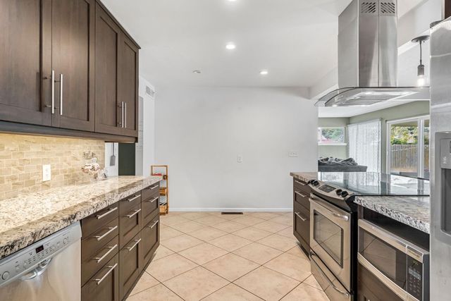 172 W Scott Avenue, Fresno, CA 93704