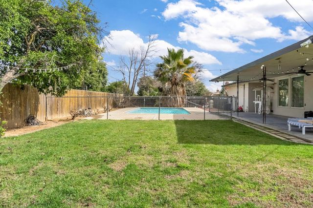 172 W Scott Avenue, Fresno, CA 93704