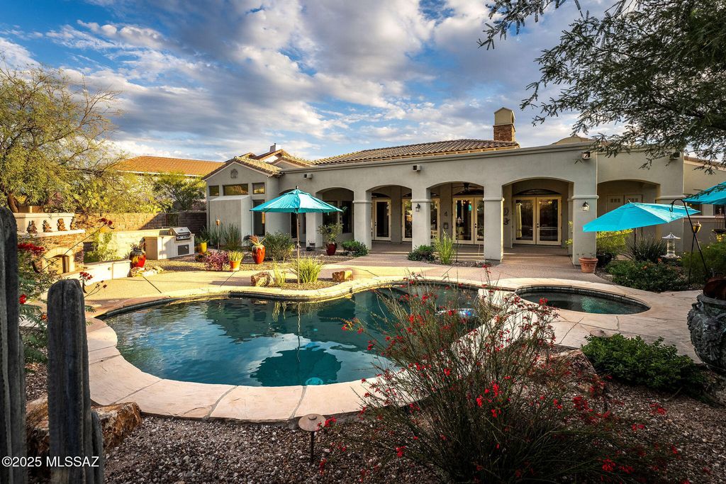 6129 E Coyotes Den Place, Tucson, AZ 85750