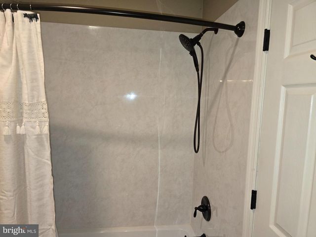 111 BLUEBELL DR, Jackson, NJ 08527