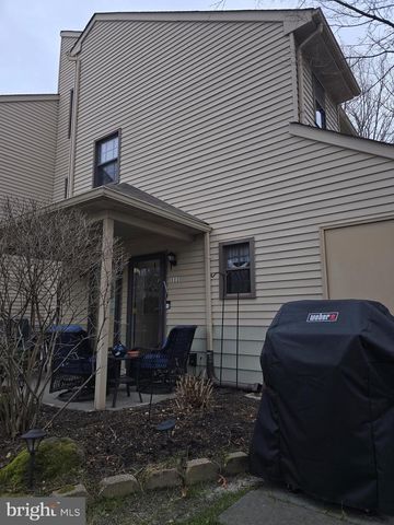 111 BLUEBELL DR, Jackson, NJ 08527