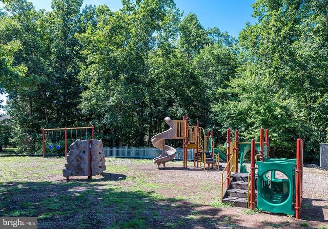 111 BLUEBELL DR, Jackson, NJ 08527