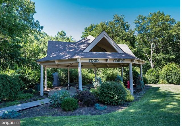 111 BLUEBELL DR, Jackson, NJ 08527