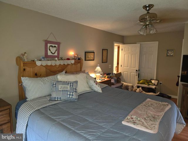 111 BLUEBELL DR, Jackson, NJ 08527