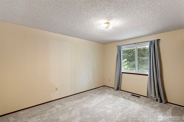 4404 68th Street Ct NW, Gig Harbor, WA 98335