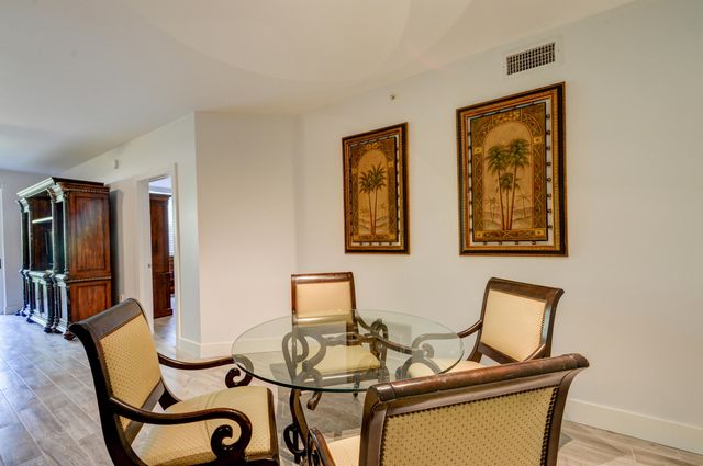 11770 St Andrews Place 105, Wellington, FL 33414