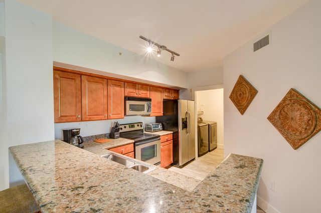 11770 St Andrews Place 105, Wellington, FL 33414