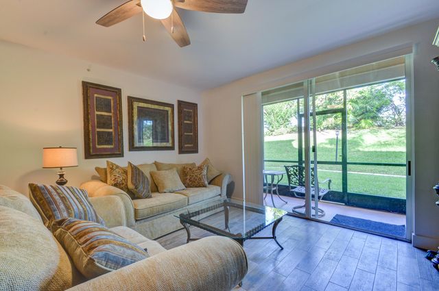 11770 St Andrews Place 105, Wellington, FL 33414