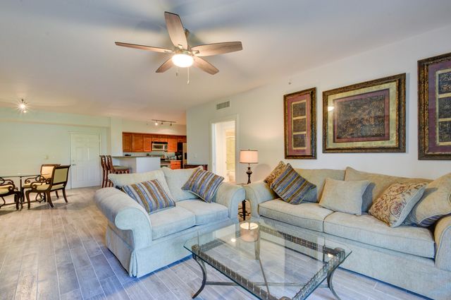 11770 St Andrews Place 105, Wellington, FL 33414