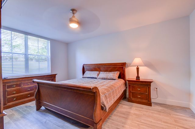 11770 St Andrews Place 105, Wellington, FL 33414