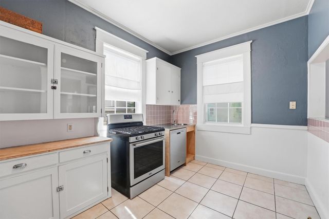 2115 26th Street, Galveston, TX 77550