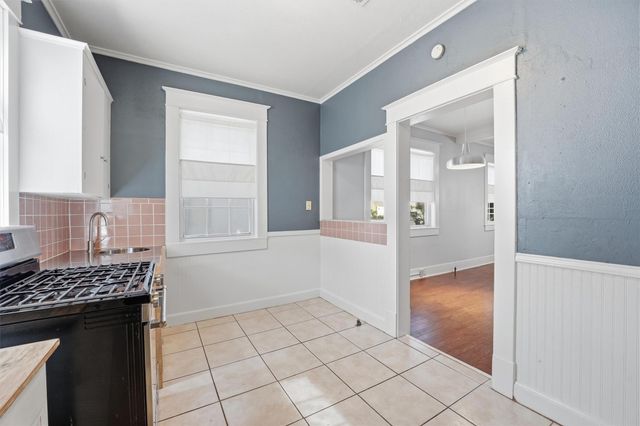 2115 26th Street, Galveston, TX 77550