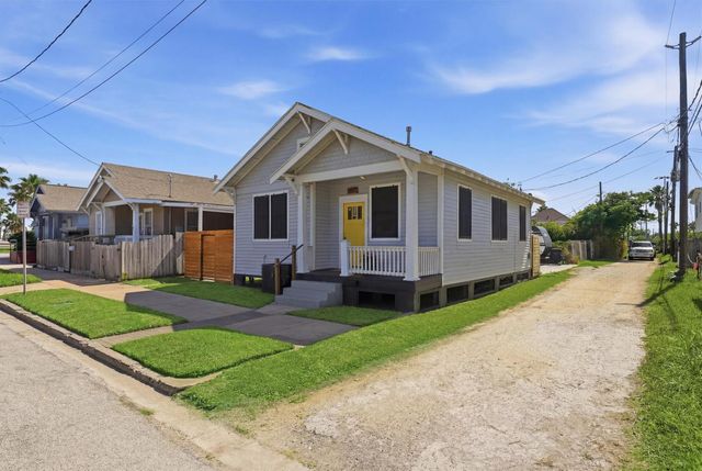 2115 26th Street, Galveston, TX 77550