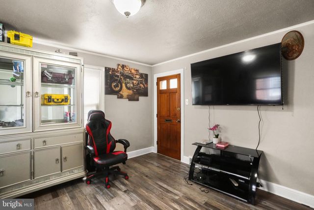 1053 E KING ST, York, PA 17403