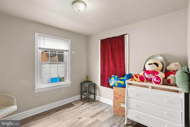 1053 E KING ST, York, PA 17403