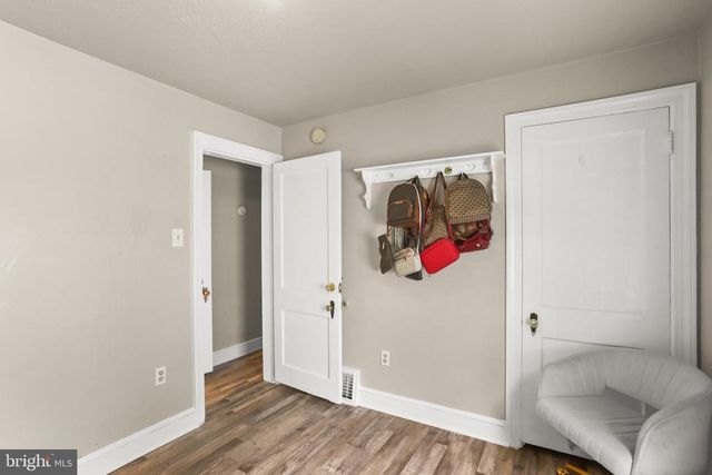 1053 E KING ST, York, PA 17403