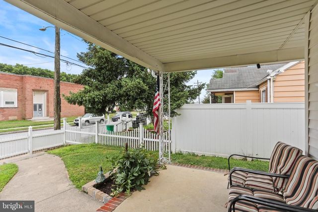 1053 E KING ST, York, PA 17403