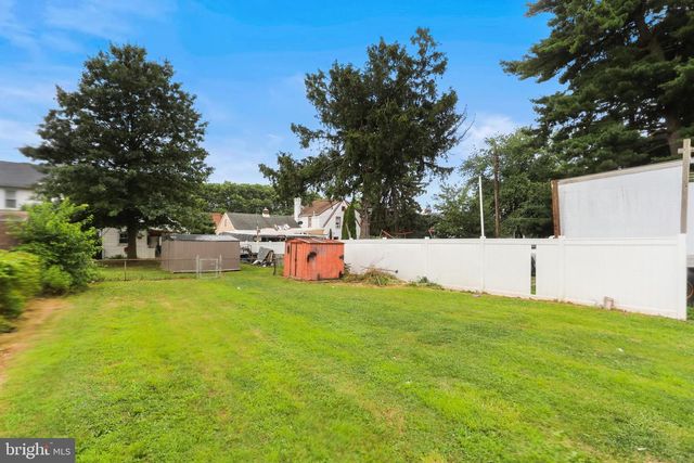 1053 E KING ST, York, PA 17403