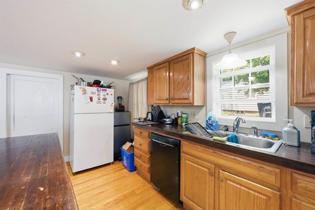 194 Malletts Bay Avenue, Winooski, VT 05404