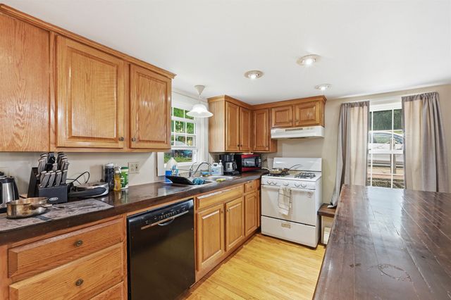 194 Malletts Bay Avenue, Winooski, VT 05404