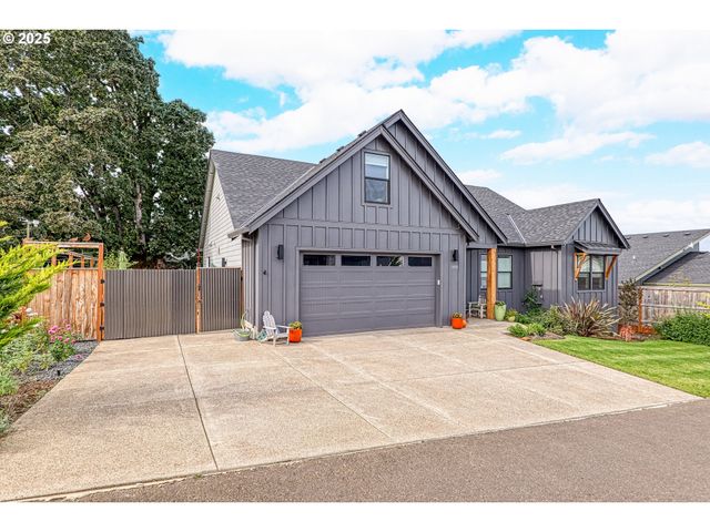 1408 PRINCETON Ave, Silverton, OR 97381