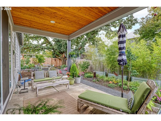 1408 PRINCETON Ave, Silverton, OR 97381