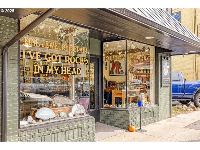 1408 PRINCETON Ave, Silverton, OR 97381