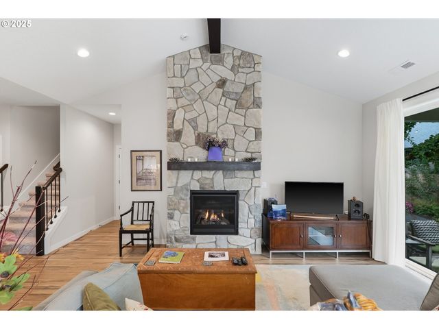 1408 PRINCETON Ave, Silverton, OR 97381