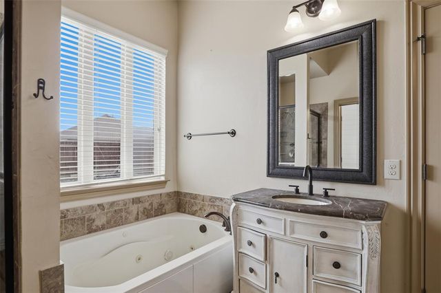 8104 NW 159th Street, Edmond, OK 73013