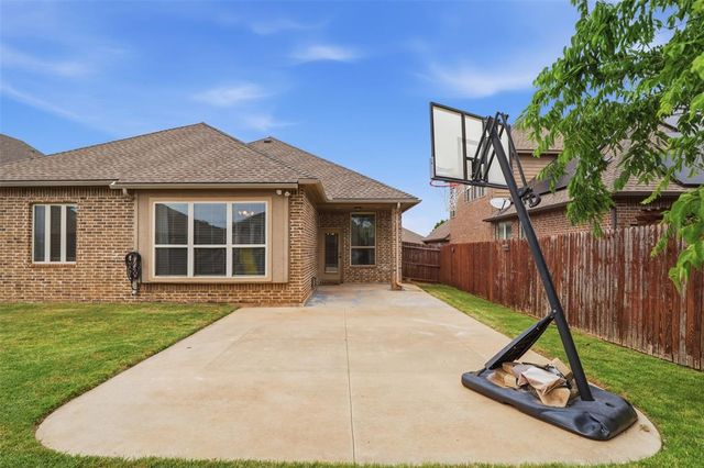 8104 NW 159th Street, Edmond, OK 73013