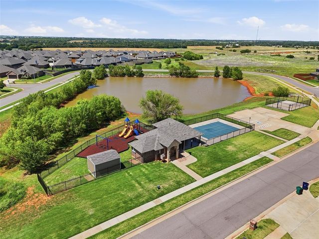 8104 NW 159th Street, Edmond, OK 73013