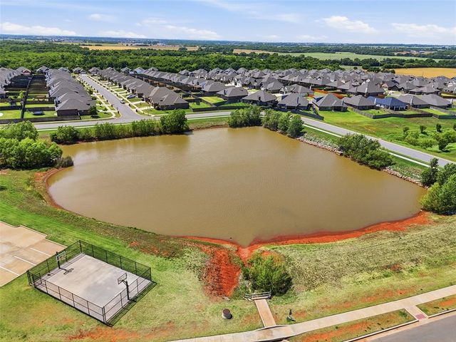 8104 NW 159th Street, Edmond, OK 73013