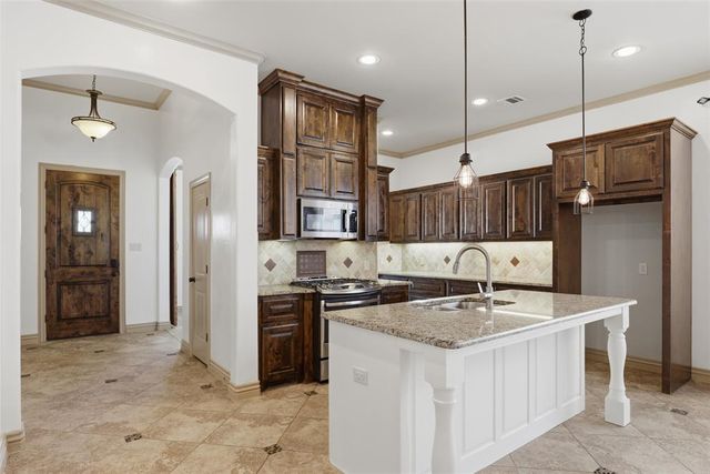 8104 NW 159th Street, Edmond, OK 73013
