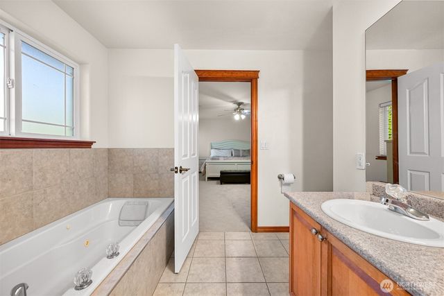 1552 Fruitland Dr, Bellingham, WA 98226