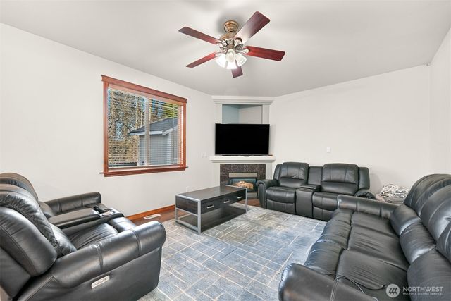 1552 Fruitland Dr, Bellingham, WA 98226