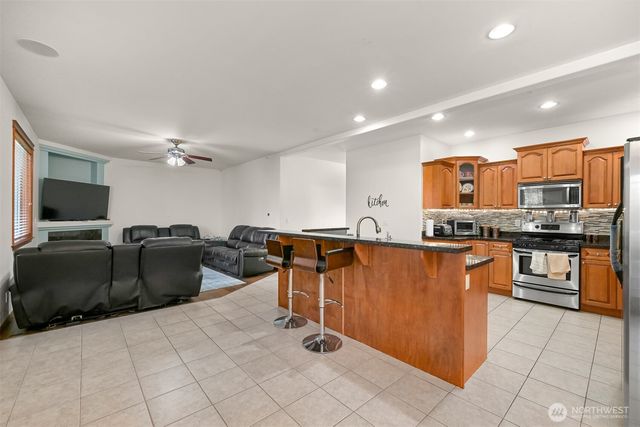 1552 Fruitland Dr, Bellingham, WA 98226