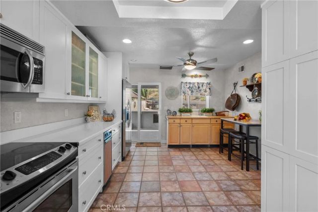 29445 Poppy Meadow, Canyon Country, CA 91387