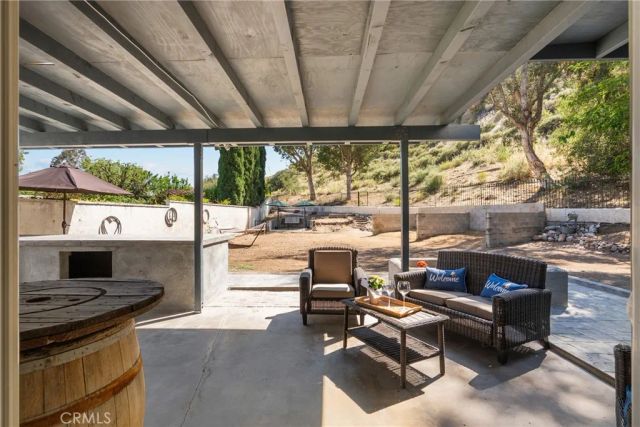 29445 Poppy Meadow, Canyon Country, CA 91387
