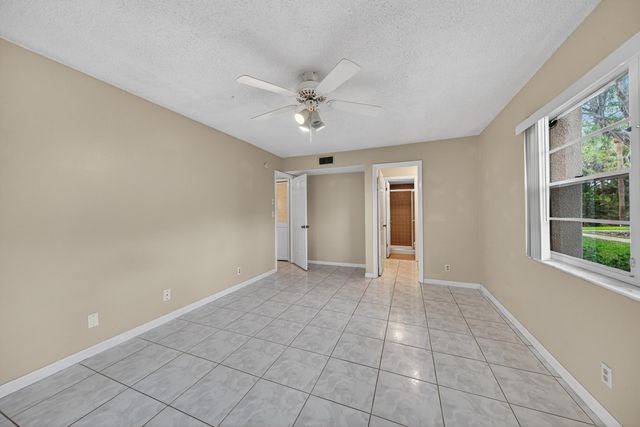 147 Deer Creek Boulevard 401, Deerfield Beach, FL 33442