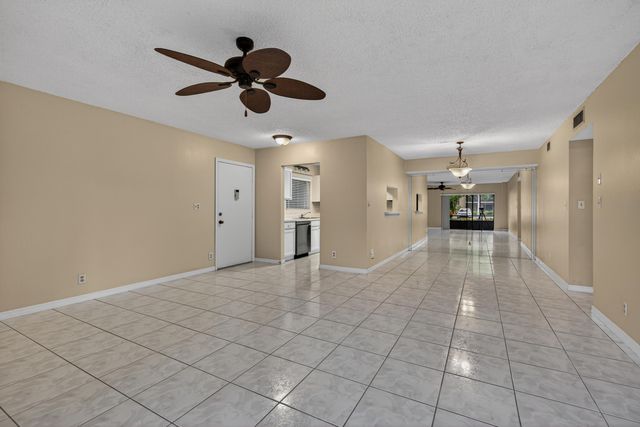 147 Deer Creek Boulevard 401, Deerfield Beach, FL 33442