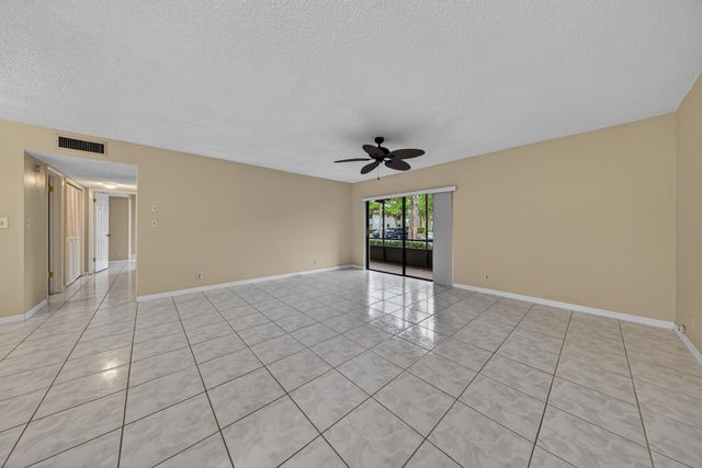 147 Deer Creek Boulevard 401, Deerfield Beach, FL 33442