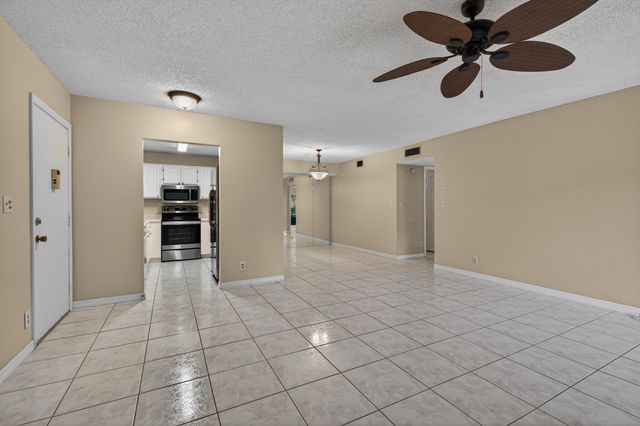 147 Deer Creek Boulevard 401, Deerfield Beach, FL 33442