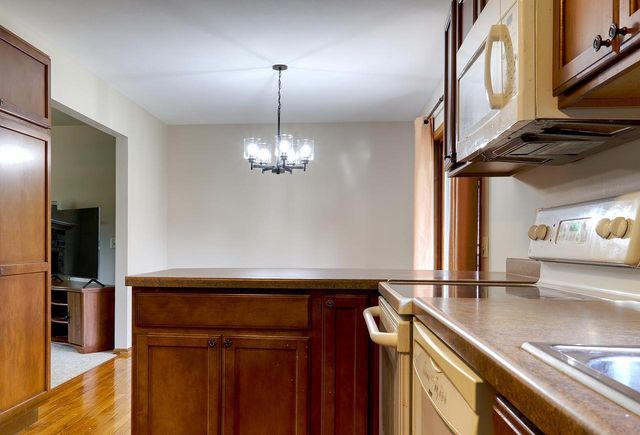 3205 CLOVE Drive, Madison, WI 53704