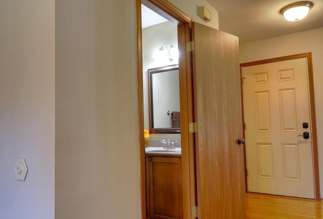 3205 CLOVE Drive, Madison, WI 53704
