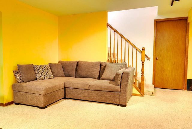 3205 CLOVE Drive, Madison, WI 53704