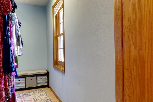 3205 CLOVE Drive, Madison, WI 53704