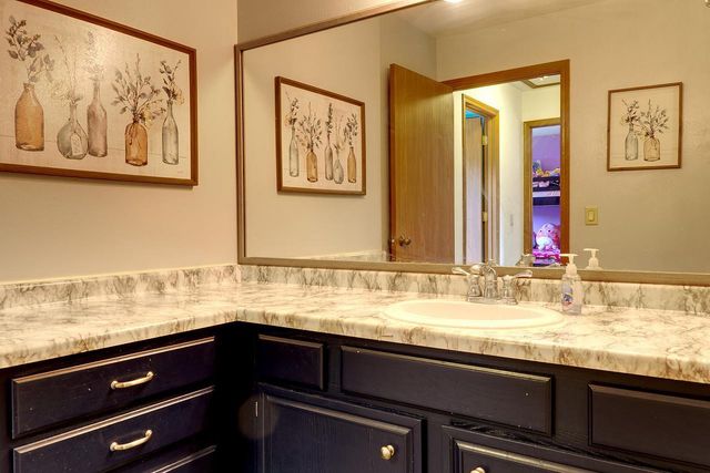 3205 CLOVE Drive, Madison, WI 53704