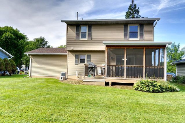 3205 CLOVE Drive, Madison, WI 53704