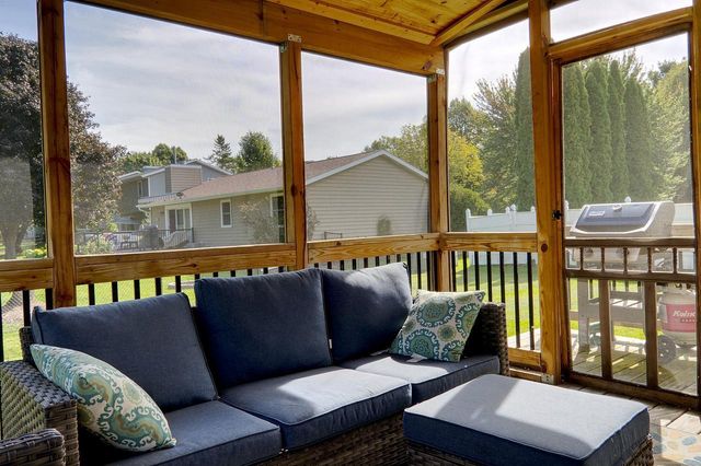 3205 CLOVE Drive, Madison, WI 53704